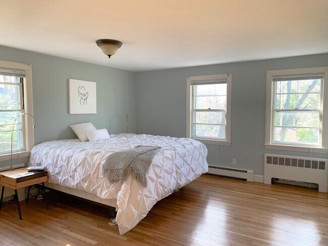 Building Photo - 1 Balfour St