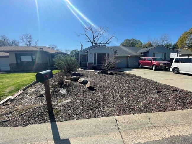 Building Photo - Cute Arden Park 2 Bedroom