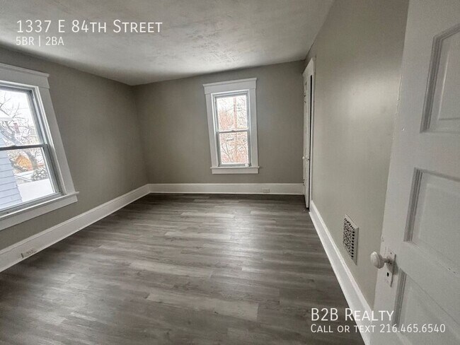 Building Photo - 1337 E 84th St