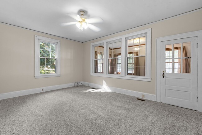 Building Photo - 308 Causey Ave