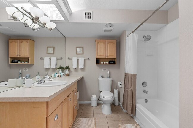 Building Photo - 6380 S Boston St