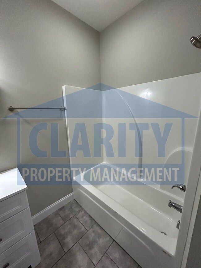 Building Photo - Two bedroom townhome in great, central location!