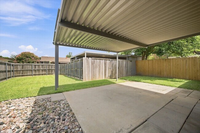 Building Photo - 2311 Jamie Dr