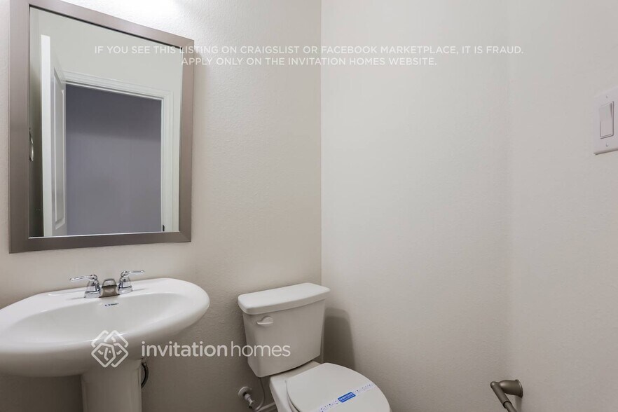 Building Photo - 734 Bonnet Trl