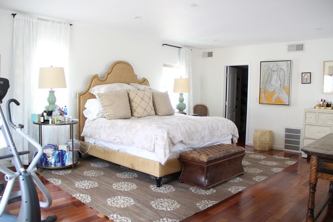 Building Photo - 9042 Phyllis Ave