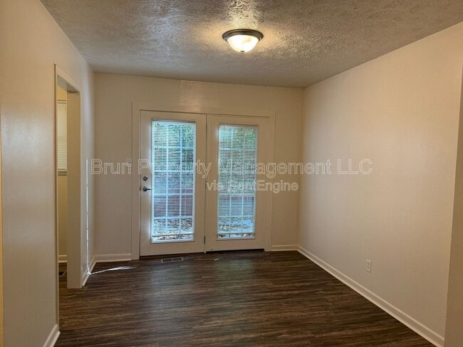 Building Photo - 1204 Glade Hill Dr