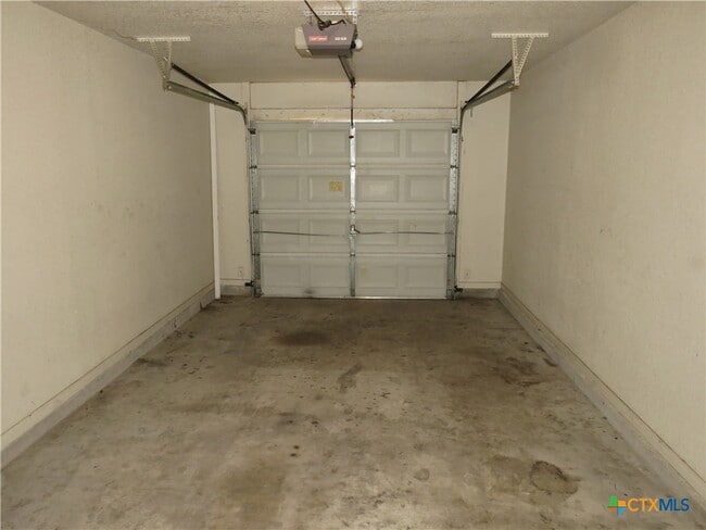 Building Photo - 2609 Lucille Dr