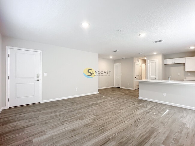 Building Photo - 6451 Breezy Oaks Way