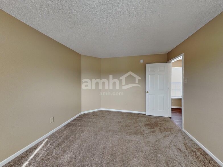 Building Photo - 13426 Allegiance Dr