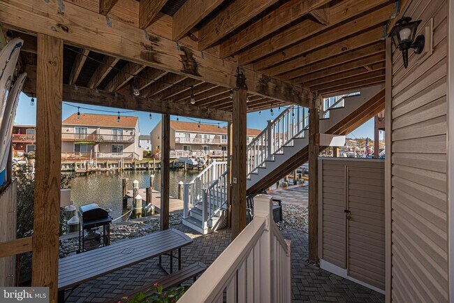 Building Photo - 148 Captains Quarters Rd