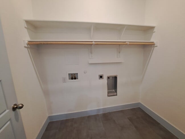 Building Photo - 3320 Noor St