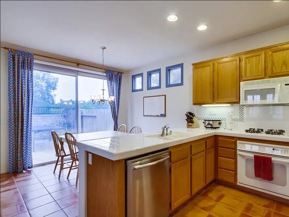 Building Photo - 11779 Westview Pky
