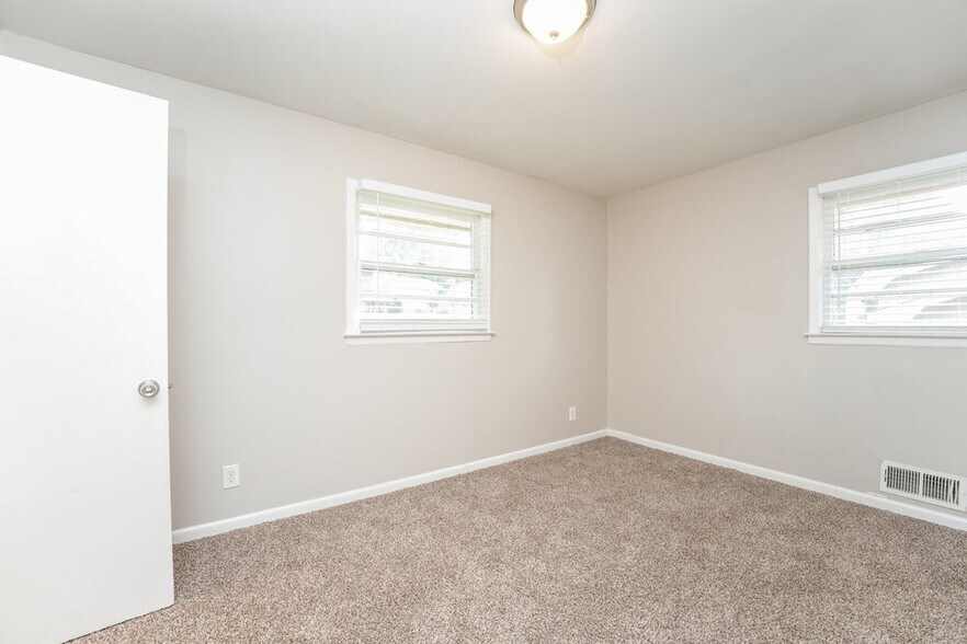 Building Photo - 1228 Weston Dr