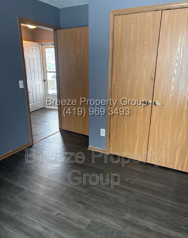 Building Photo - 329 S Jackson St