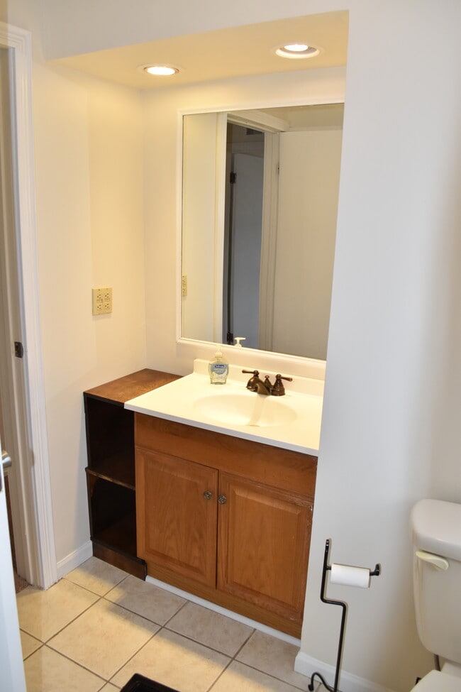 Building Photo - 2648 Fairland St