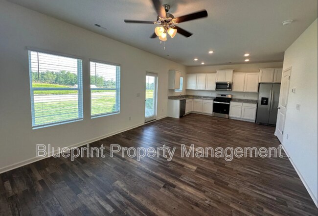 Building Photo - 229 Chelsea Pk Cir