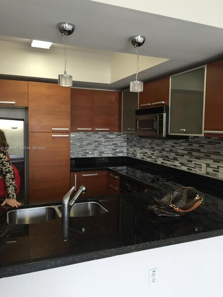 Building Photo - 2030 S Douglas Rd