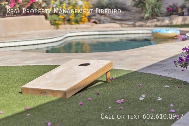 Building Photo - 4921 S Vista Pl