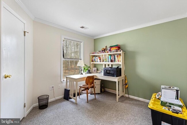 Building Photo - 604 Mews Dr