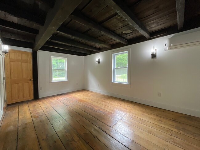 Building Photo - Buxton