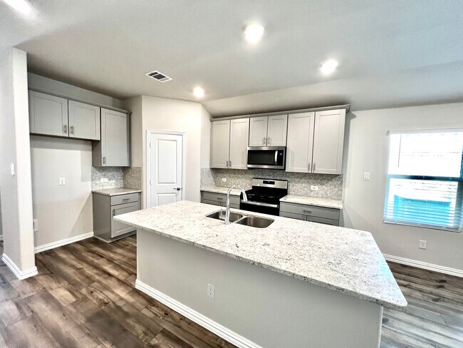 Building Photo - 1343 Cress Gdn Ln
