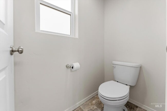 Building Photo - 513 Stanley Lake St