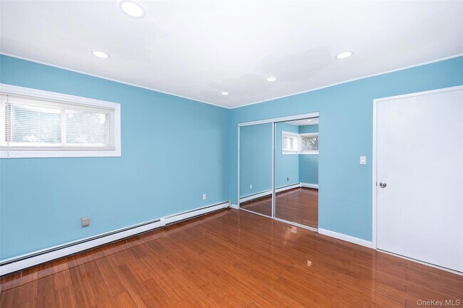 Building Photo - 201 Sprucewood Dr