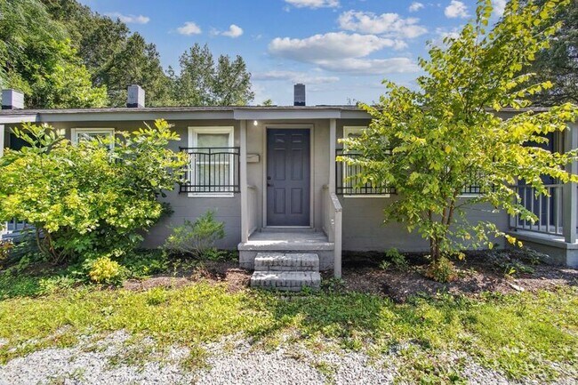 Primary Photo - 1514 N Hyde Park Ave