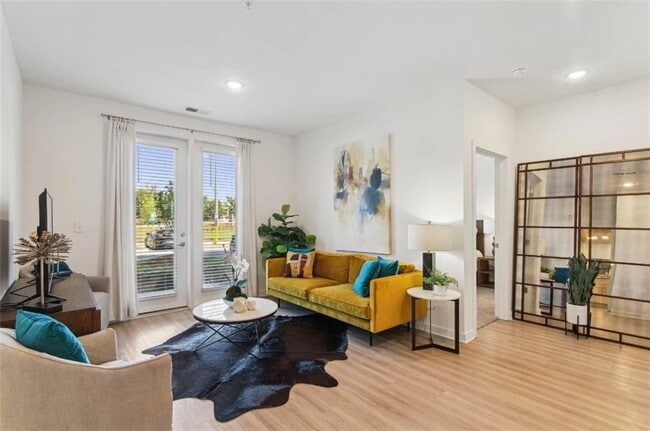 Building Photo - 550 Webb Gin House Rd