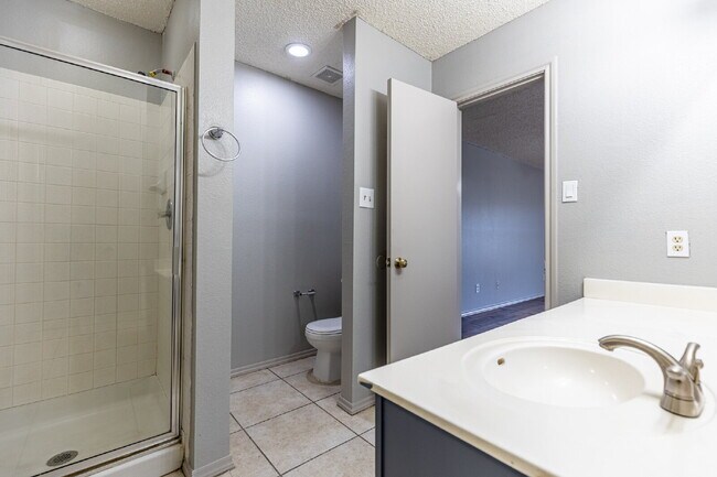 Building Photo - 8423 Parry Path