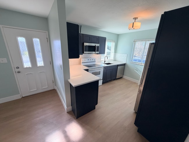 Building Photo - 56 Cottage Ave