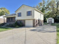 Building Photo - 550 Norwood Dr