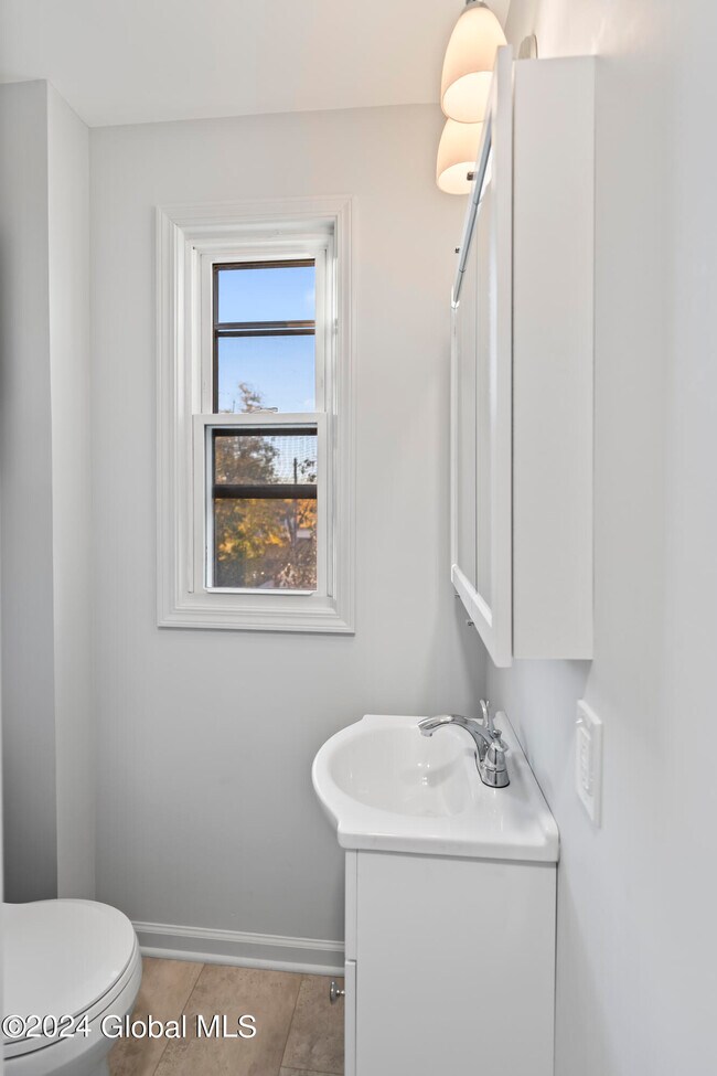 Building Photo - 776 Pawling Ave