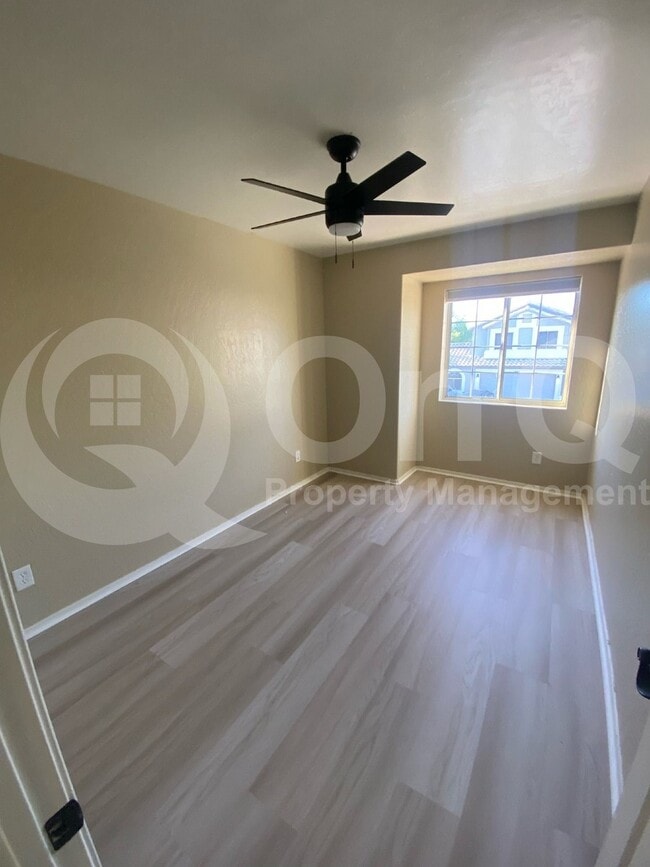 Building Photo - 877 W Shellfish Dr
