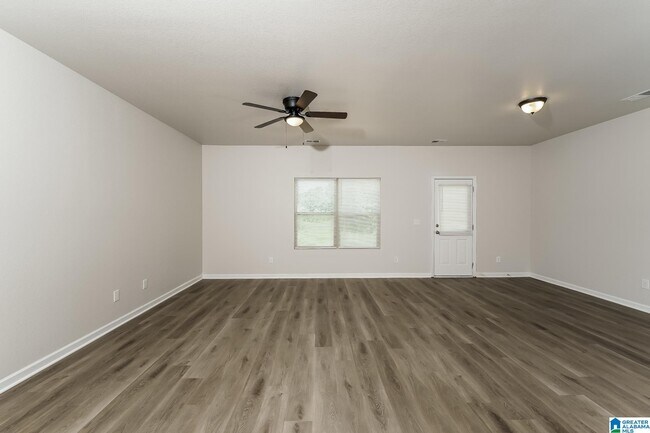 Building Photo - 950 Clover Cir