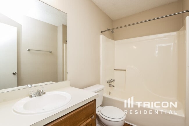 Building Photo - 3031 Ashly Brooke Dr