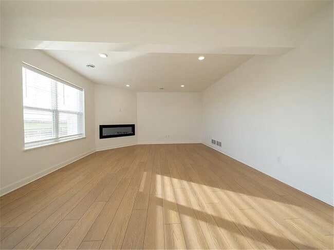 Building Photo - 1073 Jubert Dr