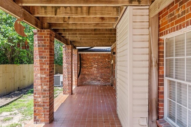 Building Photo - 201 Covala Dr