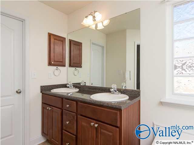 Building Photo - 212 Crab Orchard Dr