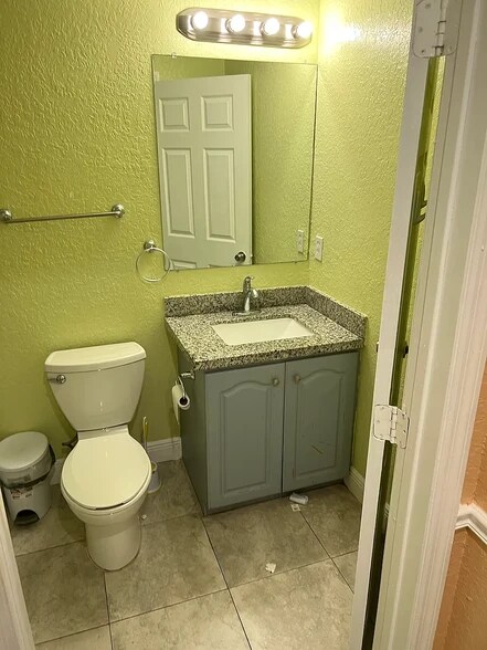 Building Photo - 813 NW 19th Ave