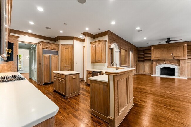 Building Photo - 3901 Hanover St