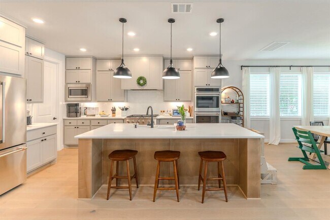 Building Photo - 63 Perennial Cyn Dr