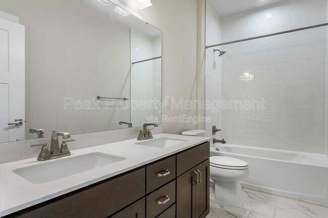 Building Photo - 1633 Bilder Ct