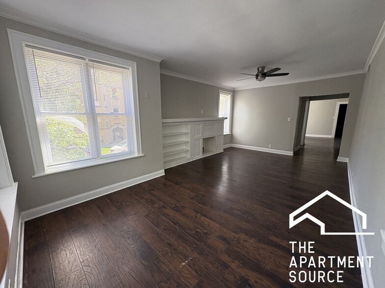 Building Photo - 6300 N Oakley Ave
