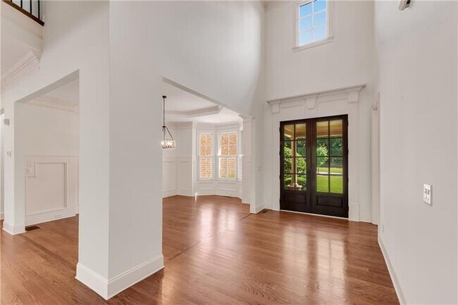 Building Photo - 5861 Yoshino Cherry Ln NE