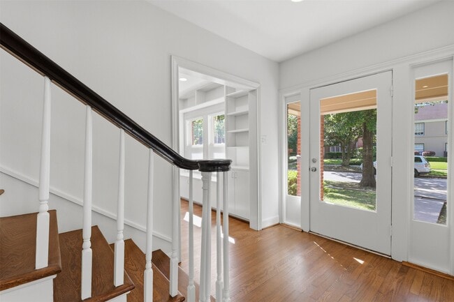 Building Photo - 2132 Tangley St