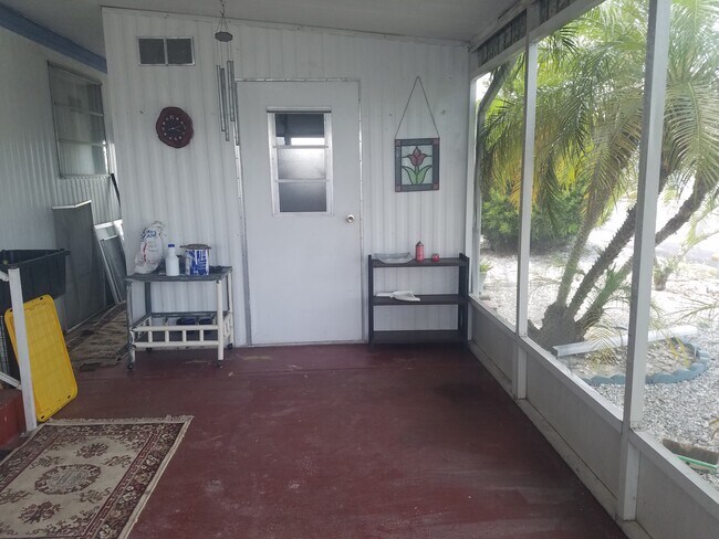 screen room to w/d - 30531 Francis St