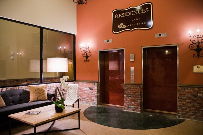 Building Photo - 1-Bedroom Loft, Furnished or Unfurnished ,...