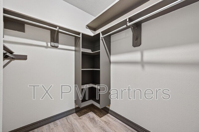 Building Photo - 23410 Stratsborough Dr