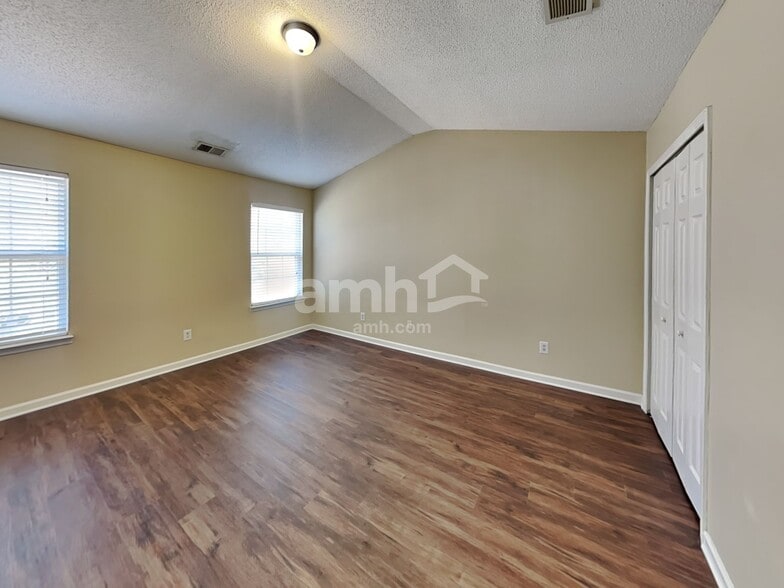 Building Photo - 7410 Henderson Park Rd